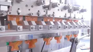 Машина для фасовки в готовые фигурные пауч-пакеты с двумя дозирующими головками